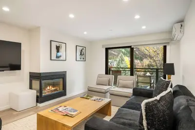 Image de North Of Nell, Unit 4h