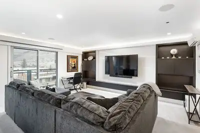 Image de North Of Nell, Unit 4k