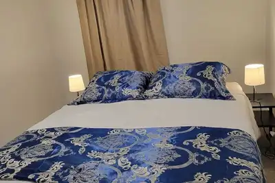 Image de Serene Private Basement in Allandale, Edmonton - Close to UofA