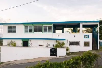 Hilltop Apartment with 360° Views perfect for families