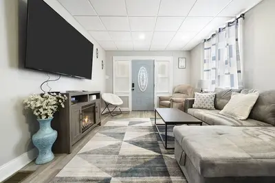 Image de Inclination Vacation: Renovated Luxe 5br/3. 5ba Home, 8 mins to Downtown