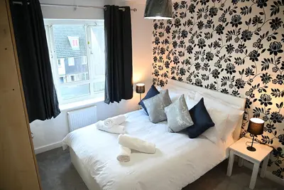 Image de Windsor to Heathrow 2 Bedroom 2 Bath WiFi+Parking+Langley Elizabeth Line London