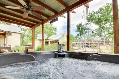 Image de Wine Thief w/personal hot tub & fireplace