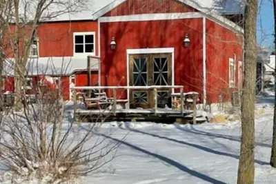 Image de Lace & Woods Farm \"Hammer Hideaway\"