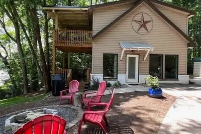 Image de 3-Bdr Direct Waterfront Cottage