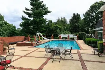 Image de Beautiful and unique 6 bedrooms 6 bathrooms large pool and hot tub 7000sqft