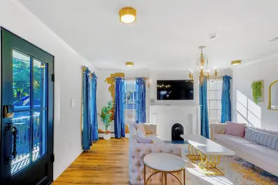 Image de Old Spanish House- C, The Madeleine Suite