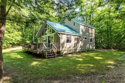 Image de Woodland Whisper- stay at a beautiful 4 bed wooded retreat close to everything!