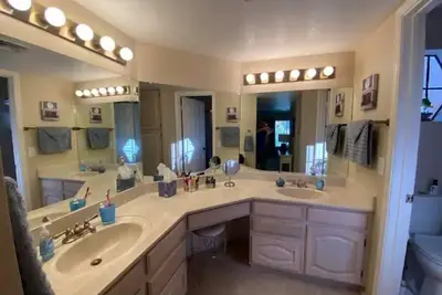 Image de Cozy Retreat in Westbrook Village