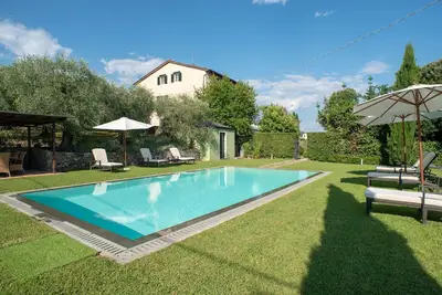 Villa à Lucques avec 8 chambres à coucher, 16 couchages