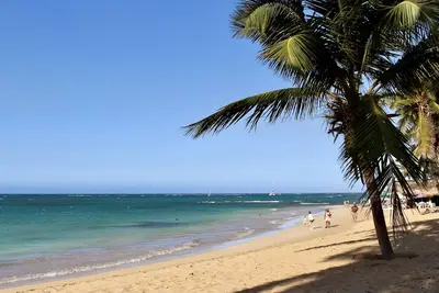 Image de 2 Bedroom penthouse Condo within a short walk to beautiful Las Ballenas Beach