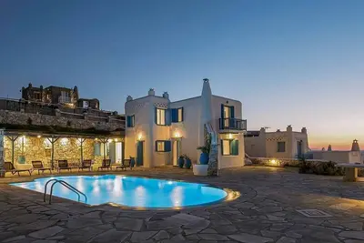 Image de Cycladic Style Villa with A Guest Suite, Private Pool & Stunning Sea Views Towards Mykonos Port!