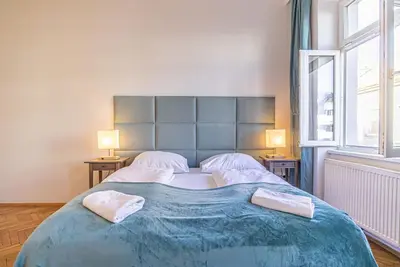 Image de City Chic: Spacious 2 Br Hideaway with Local Flair