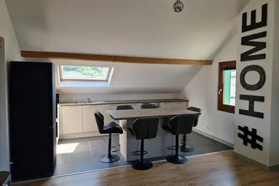 Image de Appartement sous combe climatisé 2 éme Étage