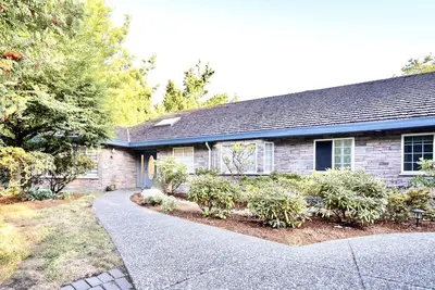 Image de Charming family British Bungalow Retreat