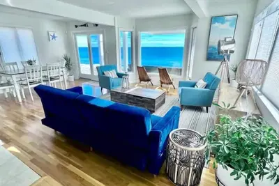 Image de Soundscape Beachfront House!