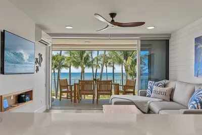 Image de Fully Remodeled Ocean Front Comfort Hkok316