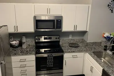 Image de Luxury, centrally located loft Downtown w/skybridge access to Convention Center