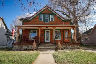 Image de Walk to historic downtown, cozy, pets welcome!