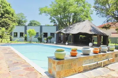 Image de Remarkable 1-Bed Apartment in Sandton