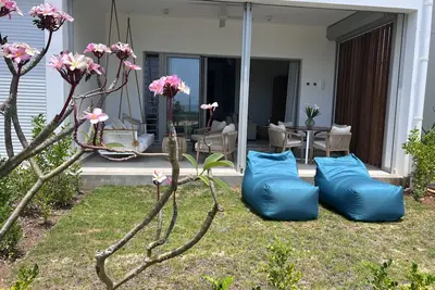 Image de Beachfront 2-bedroom apartment in marvelous Grand Gaube