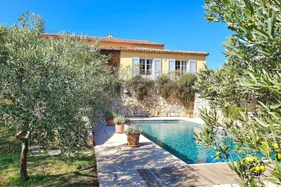 Image de Belle bastide provençale en pleine nature