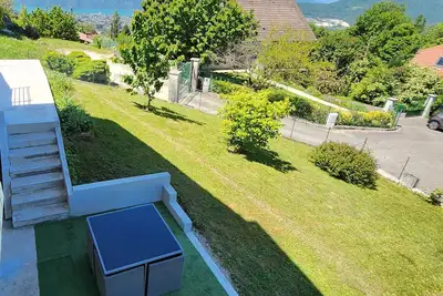 Image de Appartement 40m² parking gratuit, vue sur le lac du Bourget, 20 min d'Annecy