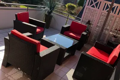 Image de Familien- und Haustierfreundliche Wohnung in Fredenbeck mit Dachterrasse & Kamin