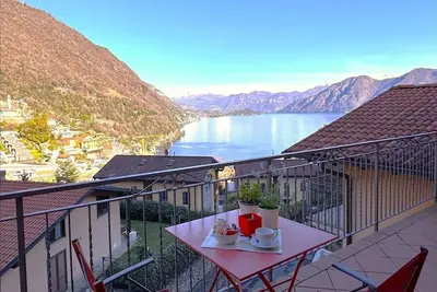 Image de Lory Loft with Lake view Balcony