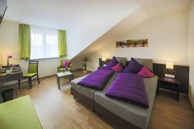 Image de Gästehaus Stock - Zimmer \"teekännle\" Liegt Nach Vorne zur Straße