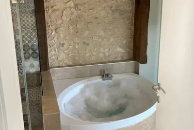 Image de House in the green near Lake Garda with hot tub