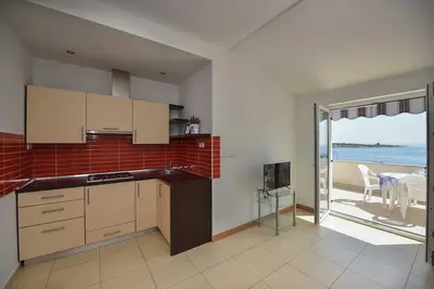 Image de One bedroom apartment with sea view