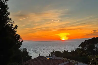 Image de Beach Front Luxury Designer Two Bedroom Apartment