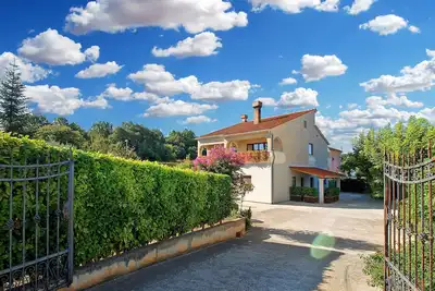 Image de Appartement de vacances avec de l'air conditionné et parking