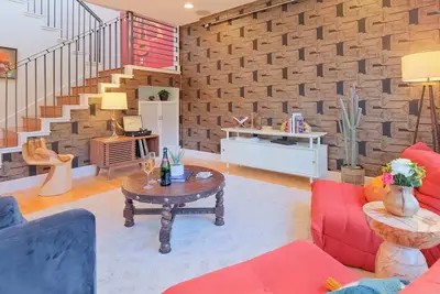 Image de Hacienda SoCo - Fire Pit & 3 Min Walk to SoCo