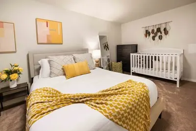 Image de Renton Luxury & Spacious Daylight Basement|The Landing