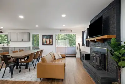 Image de Cozy Bungalow Near Silver Dollar City and Table Rock Lake, Branson