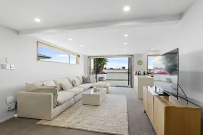 Image de Beachside Bliss Waterfront Apartment - Redcliffs