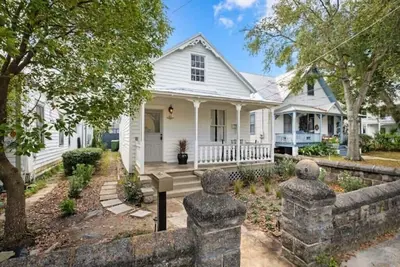Image de Groveside Cottage in Heart of Town! Park & Walk