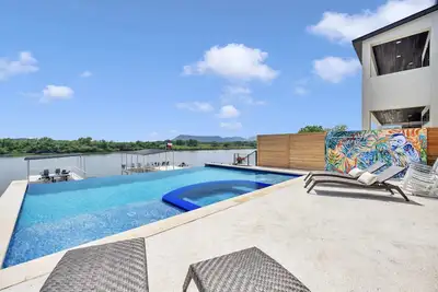 Image de Wave on Wave Haus | Concierge Services