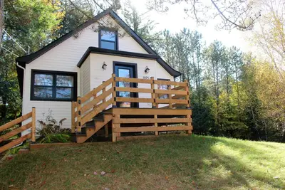 Image de My Little White House - perfect getaway in Mont-Tremblant, home away from home!