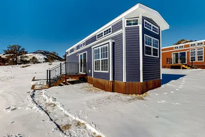 Image de 4 cabins on an 1800-acre working ranch with amazing views & animals