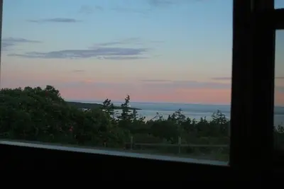 Image de Nova Scotia Island getaway home: private, comfy, spectacular ocean views
