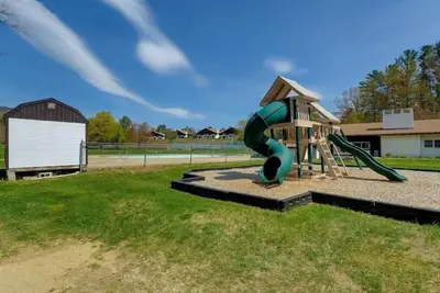 Image de View-StoryLand-Golf-Pool-River-Grill-North Conway