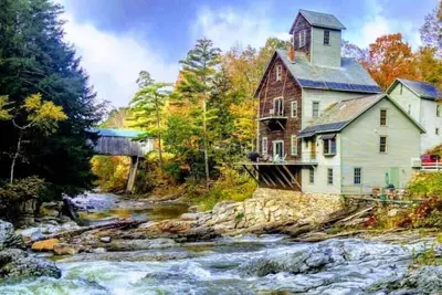 Image de Kingsley Grist Mill, Covered Bridge and Waterfall.