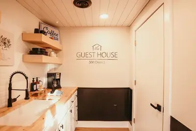 Image de Adorable 2 bedroom place with private back patio