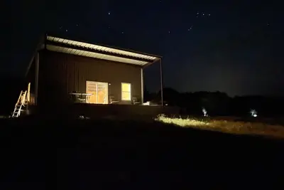 Image de Country cabin, cycling and nature getaway with big views! Ac, WiFi, patio.