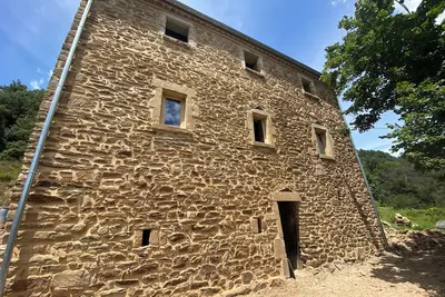 Image de Superbe mas cévenol au milieu de la nature avec vue sur la Beaume