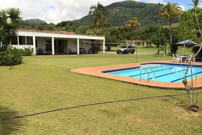 Image de Encantadora y Mágica Finca en Tarso Para 16 Personas