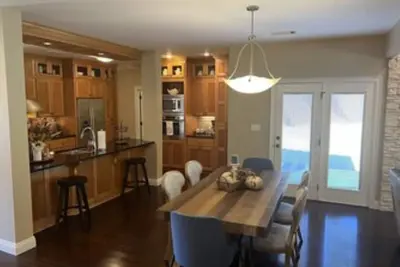 Image de Cozy Executive Condo located in gated community on golf course